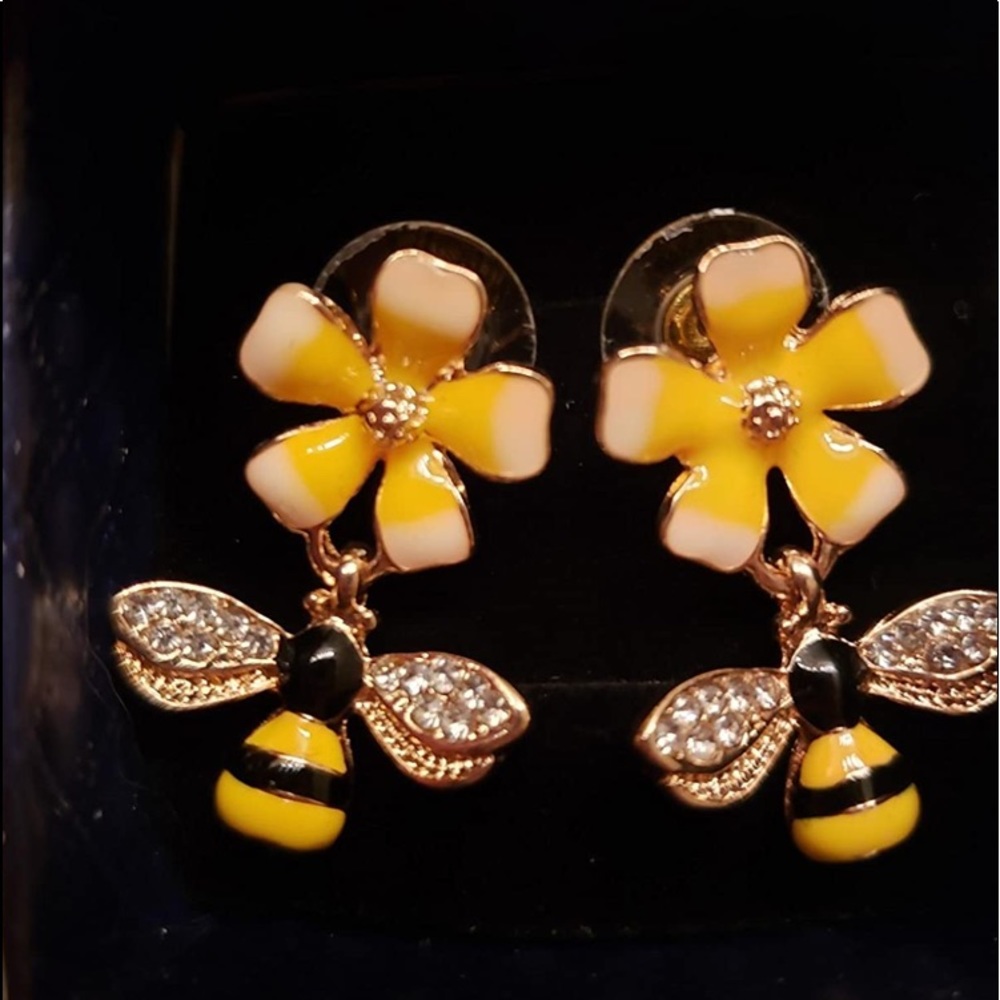 Whimsical Delight SS HoneyBee🐝Flower Drop Earrings Gold+Pavé Crystal Ear… - Picture 8 of 13